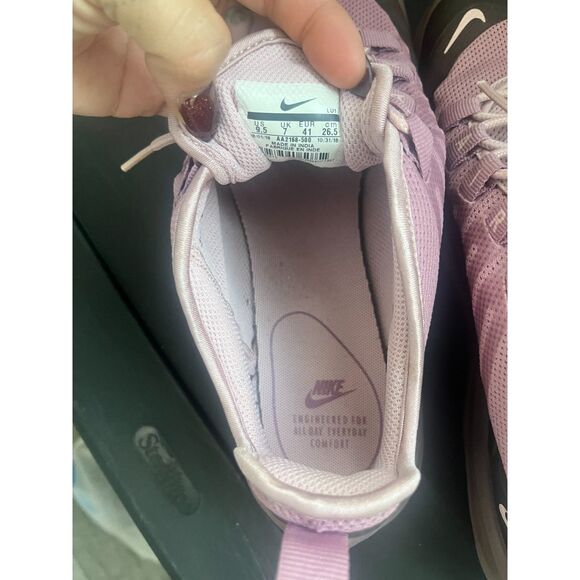 Womens US Size 9.5 Nike Pink Low Top Lace Up Sneakers - Picture 5 of 5